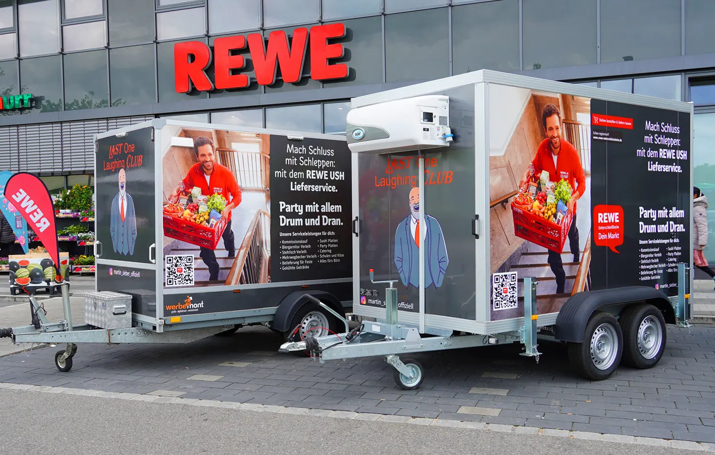 Kühlanhänger mit Getränken